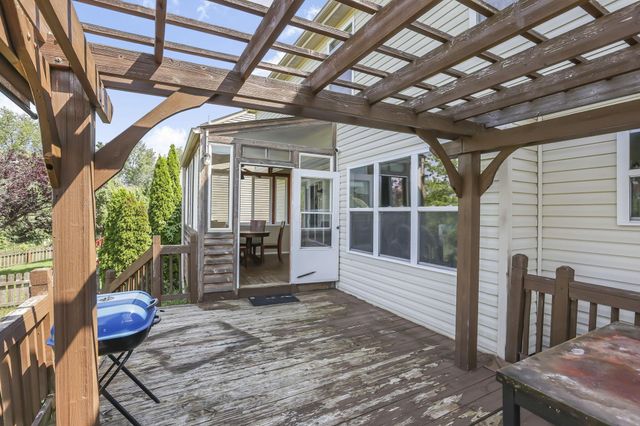 1129 Streamside Drive, Blacklick, OH 43004
