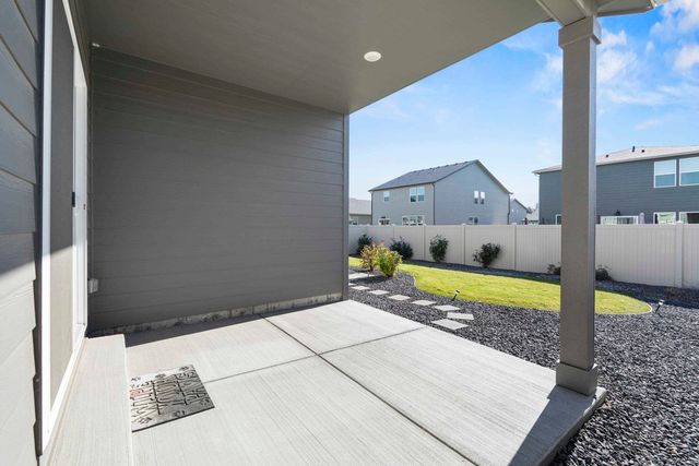 5905 W MORGANTOWN Ln, Spokane, WA 99208