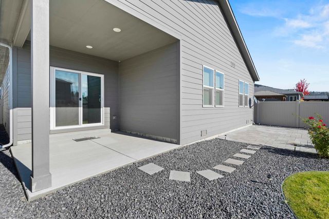 5905 W MORGANTOWN Ln, Spokane, WA 99208