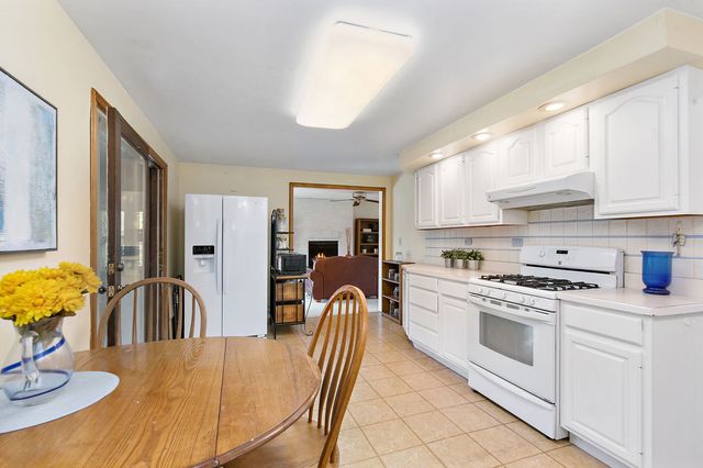 616 Grace Lane, Schaumburg, IL 60193