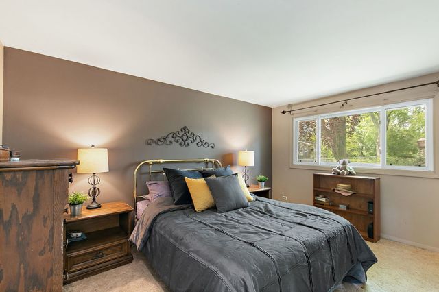 616 Grace Lane, Schaumburg, IL 60193