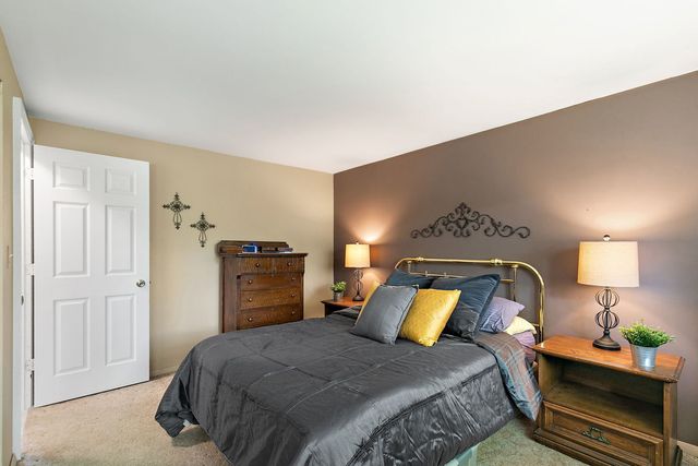 616 Grace Lane, Schaumburg, IL 60193