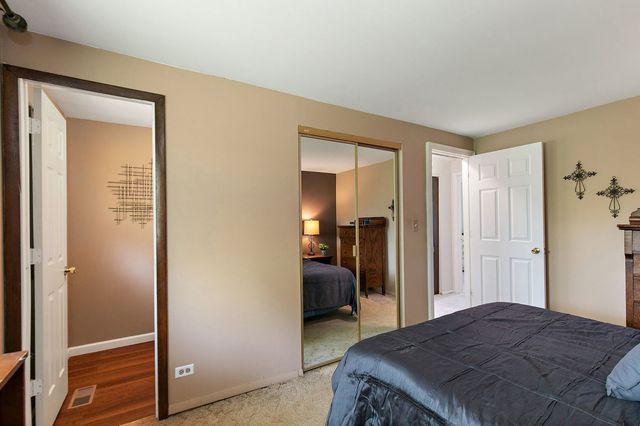 616 Grace Lane, Schaumburg, IL 60193