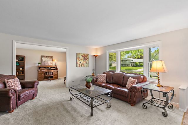 616 Grace Lane, Schaumburg, IL 60193