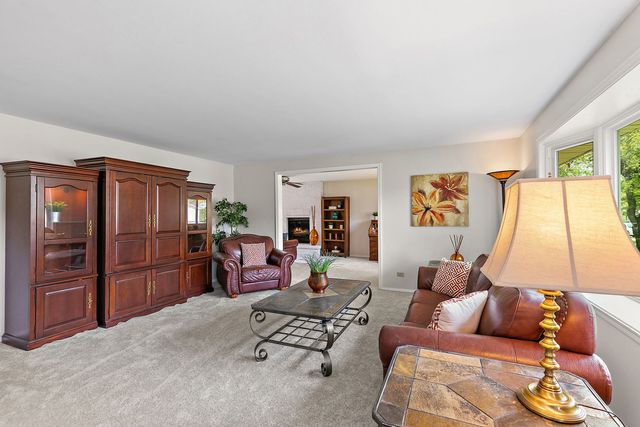 616 Grace Lane, Schaumburg, IL 60193