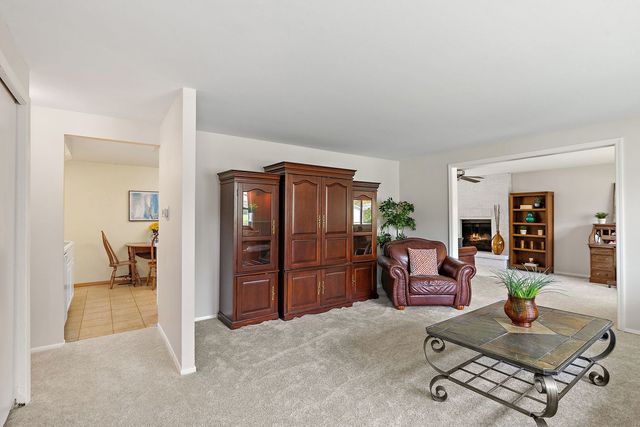 616 Grace Lane, Schaumburg, IL 60193