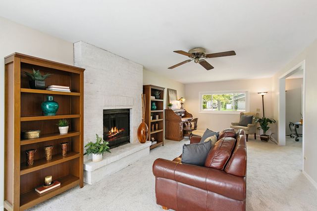 616 Grace Lane, Schaumburg, IL 60193