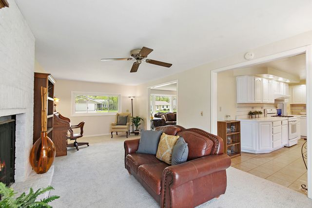 616 Grace Lane, Schaumburg, IL 60193