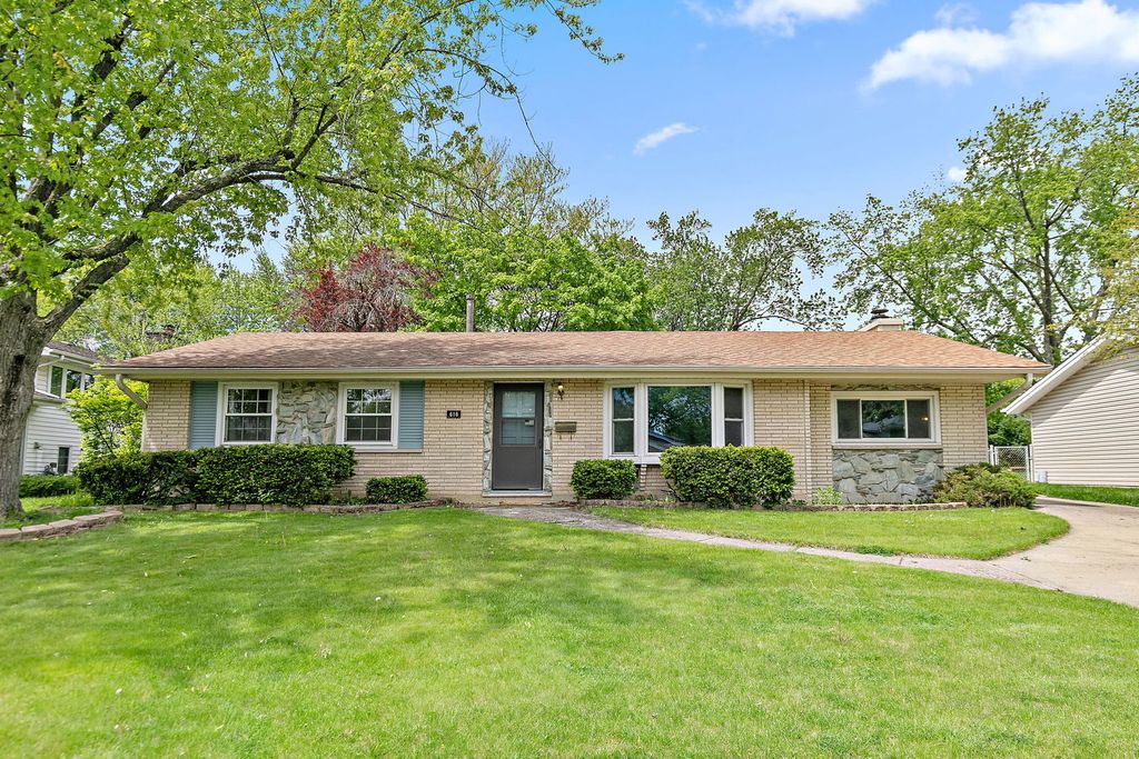 616 Grace Lane, Schaumburg, IL 60193