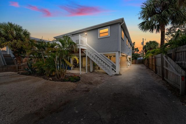 807 GULF BOULEVARD, Indian Rocks Beach, FL 33785