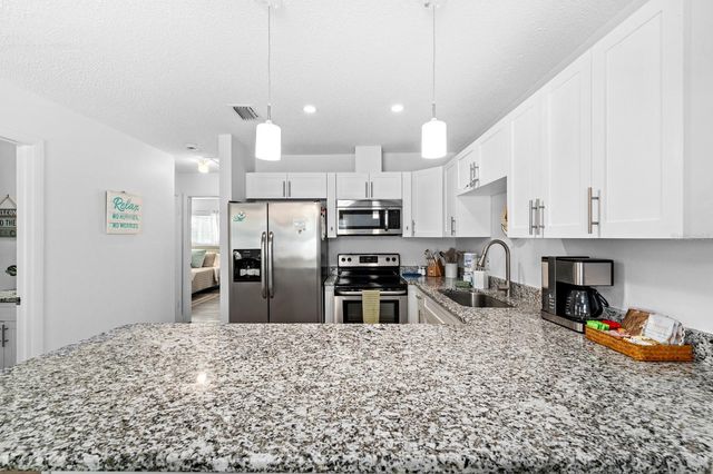 807 GULF BOULEVARD, Indian Rocks Beach, FL 33785