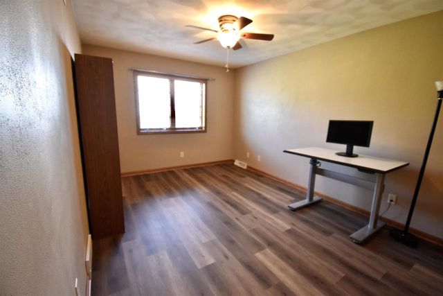 602 Stonehaven Drive, Sun Prairie, WI 53590