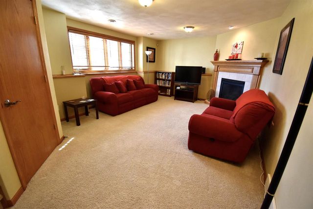 602 Stonehaven Drive, Sun Prairie, WI 53590