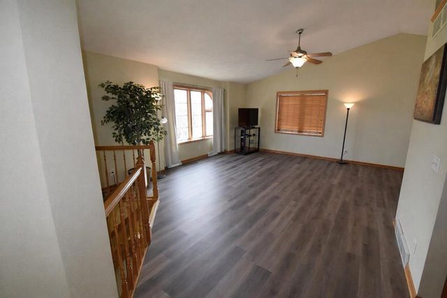 602 Stonehaven Drive, Sun Prairie, WI 53590