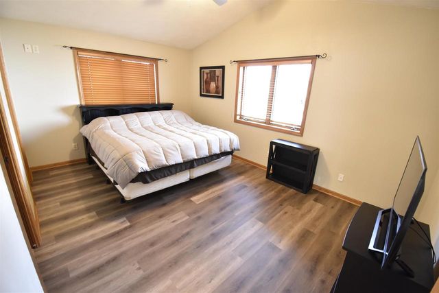 602 Stonehaven Drive, Sun Prairie, WI 53590