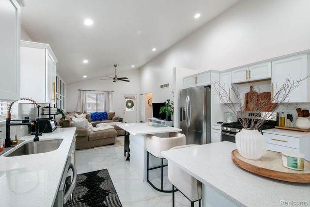 19036 Melvin Street, Roseville, MI 48066