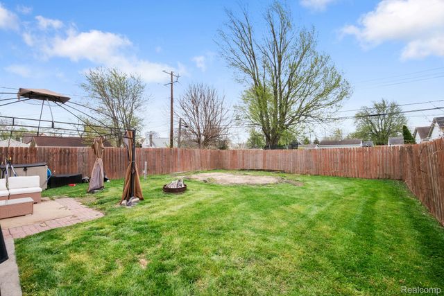 19036 Melvin Street, Roseville, MI 48066
