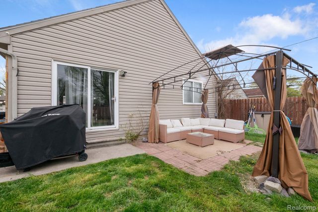 19036 Melvin Street, Roseville, MI 48066