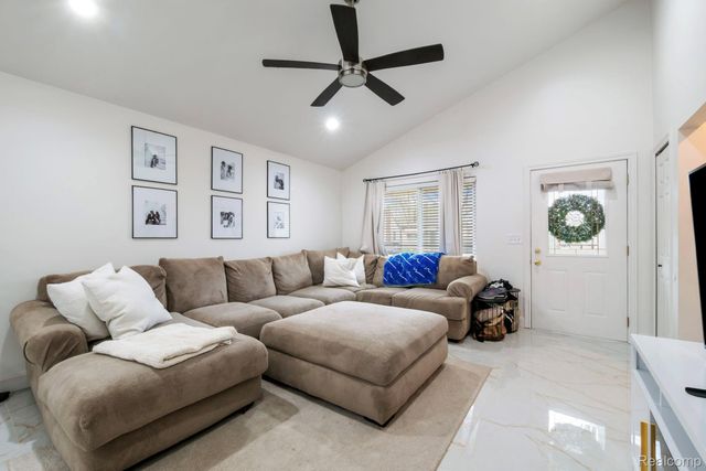 19036 Melvin Street, Roseville, MI 48066