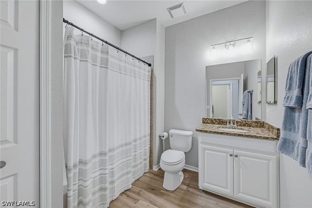 3153 Aviamar CIR 202, Naples, FL 34114