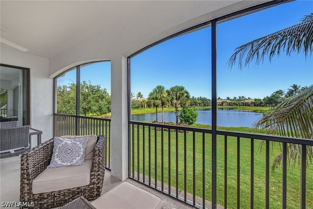 3153 Aviamar CIR 202, Naples, FL 34114