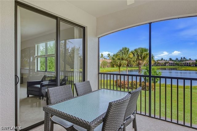3153 Aviamar CIR 202, Naples, FL 34114