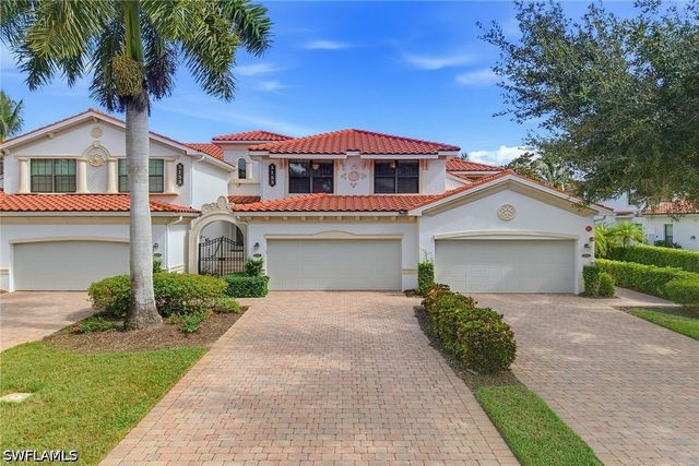 3153 Aviamar CIR 202, Naples, FL 34114