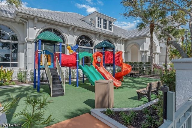 3153 Aviamar CIR 202, Naples, FL 34114