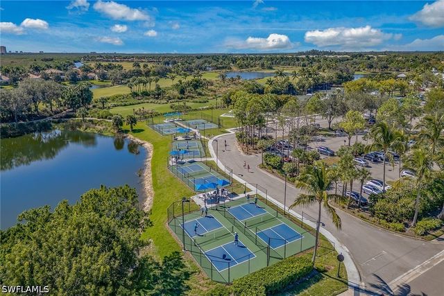3153 Aviamar CIR 202, Naples, FL 34114