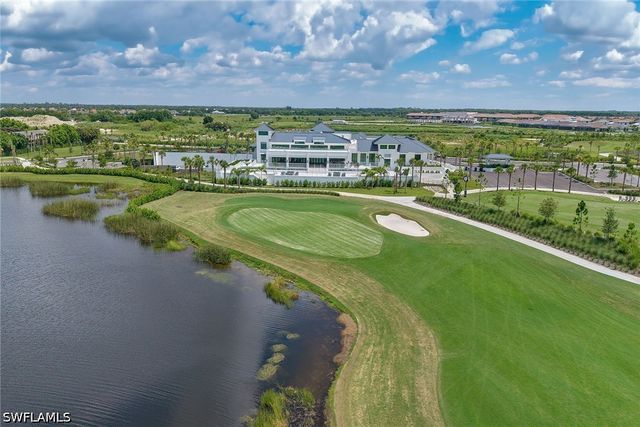 3153 Aviamar CIR 202, Naples, FL 34114