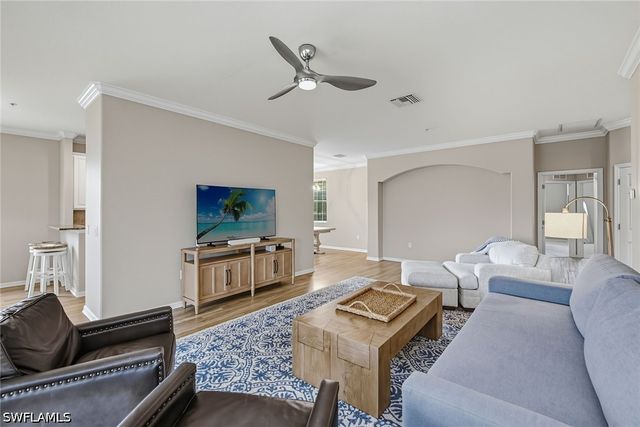 3153 Aviamar CIR 202, Naples, FL 34114