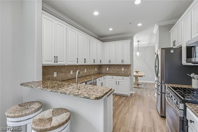 3153 Aviamar CIR 202, Naples, FL 34114