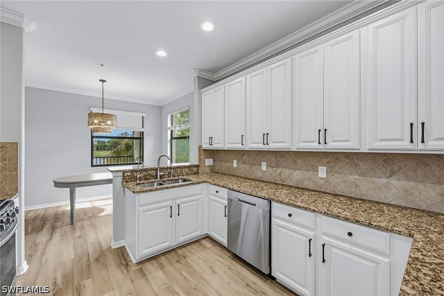3153 Aviamar CIR 202, Naples, FL 34114