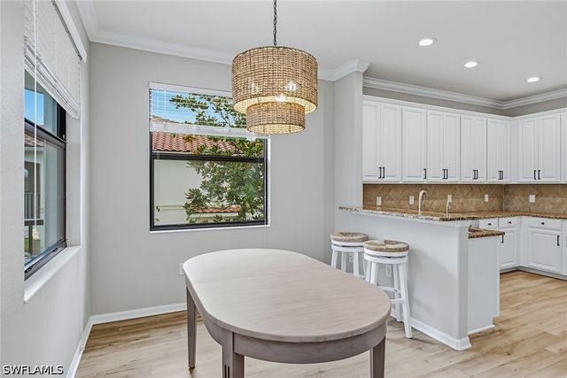 3153 Aviamar CIR 202, Naples, FL 34114