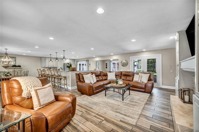 10815 Gate Post, Strongsville, OH 44149