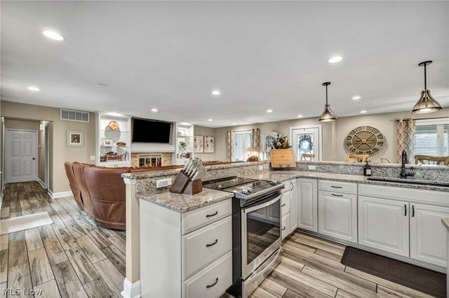 10815 Gate Post, Strongsville, OH 44149