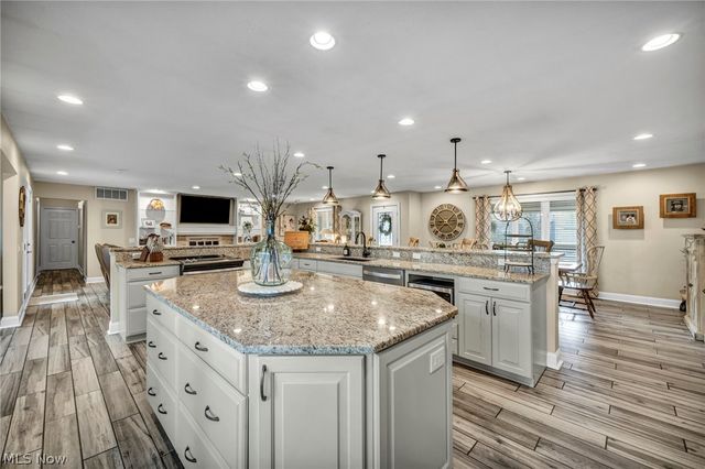10815 Gate Post, Strongsville, OH 44149