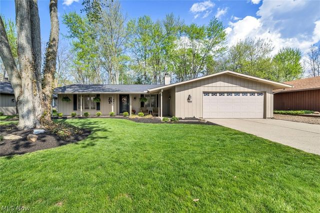 10815 Gate Post, Strongsville, OH 44149