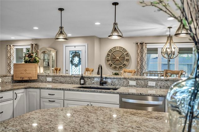 10815 Gate Post, Strongsville, OH 44149