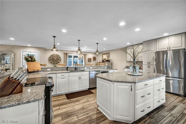10815 Gate Post, Strongsville, OH 44149