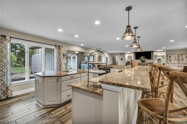 10815 Gate Post, Strongsville, OH 44149