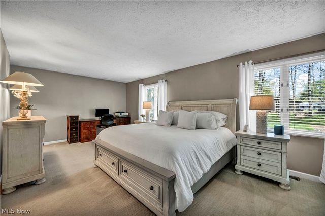 10815 Gate Post, Strongsville, OH 44149