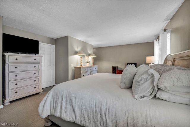 10815 Gate Post, Strongsville, OH 44149