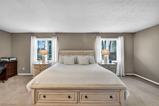 10815 Gate Post, Strongsville, OH 44149