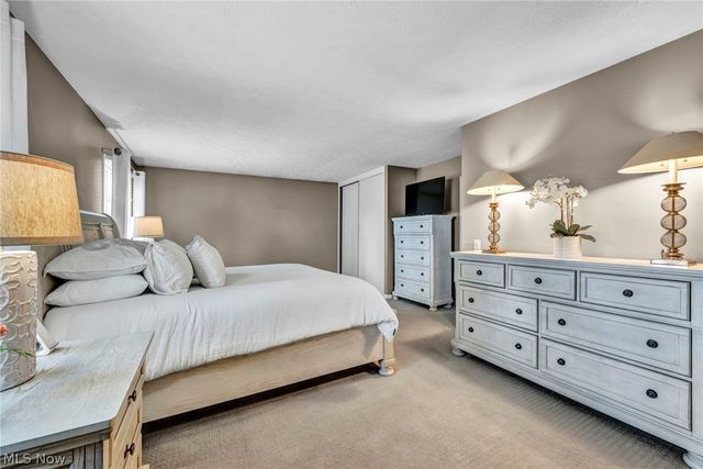 10815 Gate Post, Strongsville, OH 44149