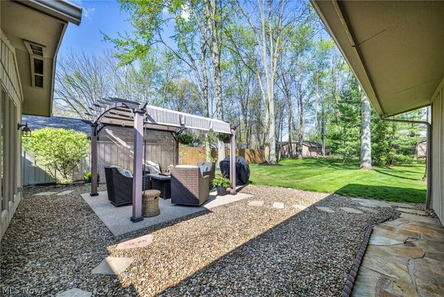 10815 Gate Post, Strongsville, OH 44149