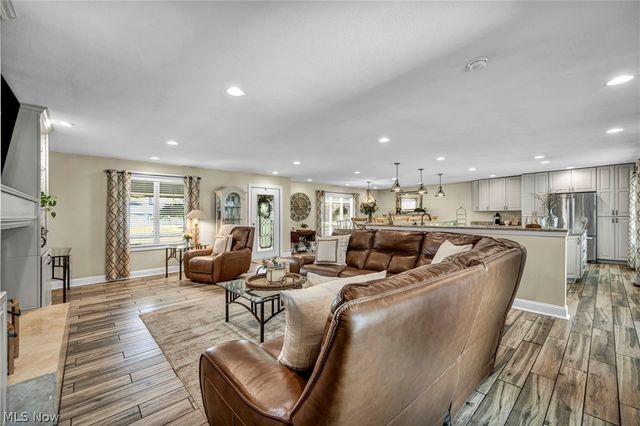 10815 Gate Post, Strongsville, OH 44149