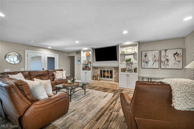 10815 Gate Post, Strongsville, OH 44149