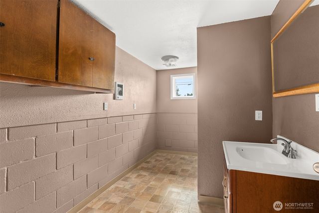 1805 Cooks Hill Road, Centralia, WA 98531