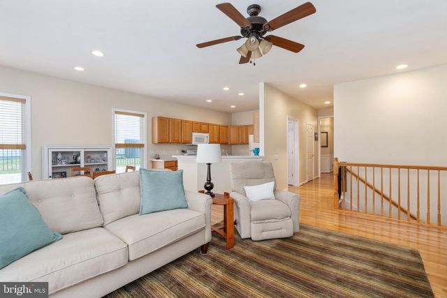 6 DAYTON CIR, Fredericksburg, VA 22406